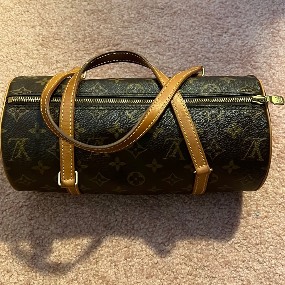 Authentic Louis Vuitton Papillon Barrel bag in Monogram- rare & disconti…